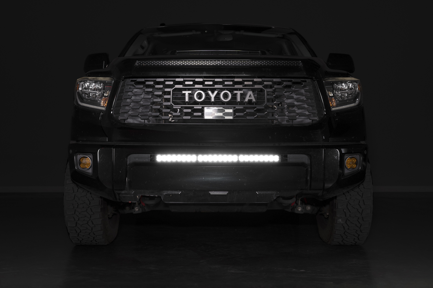 Tundra 2014 Stealth SS30 Pro Yellow Driving - Image 4