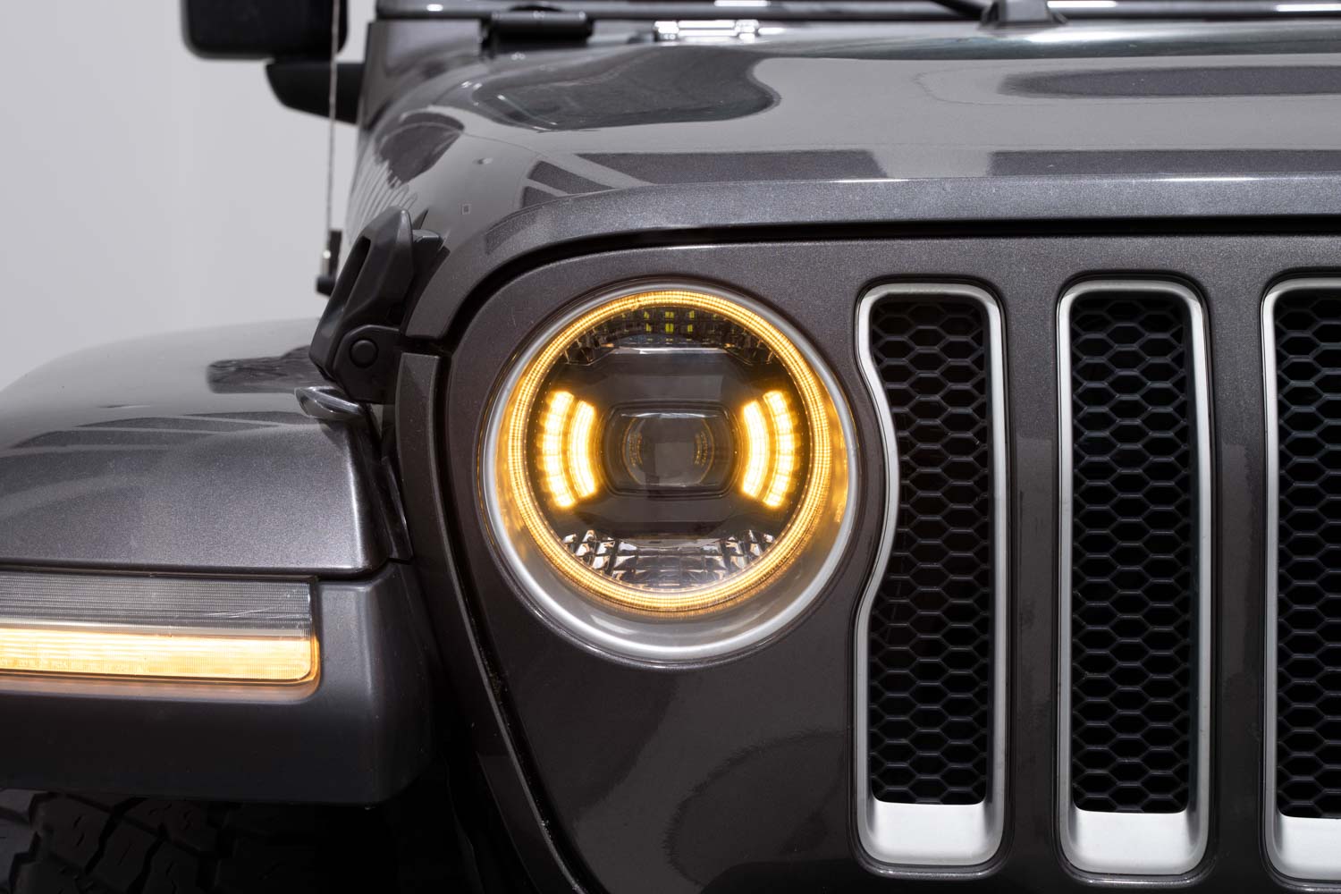 Turn signal on Jeep Headlight