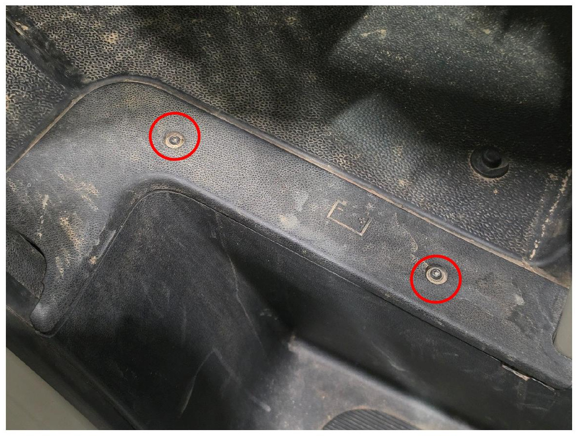 Driver-side kick plate fasteners
