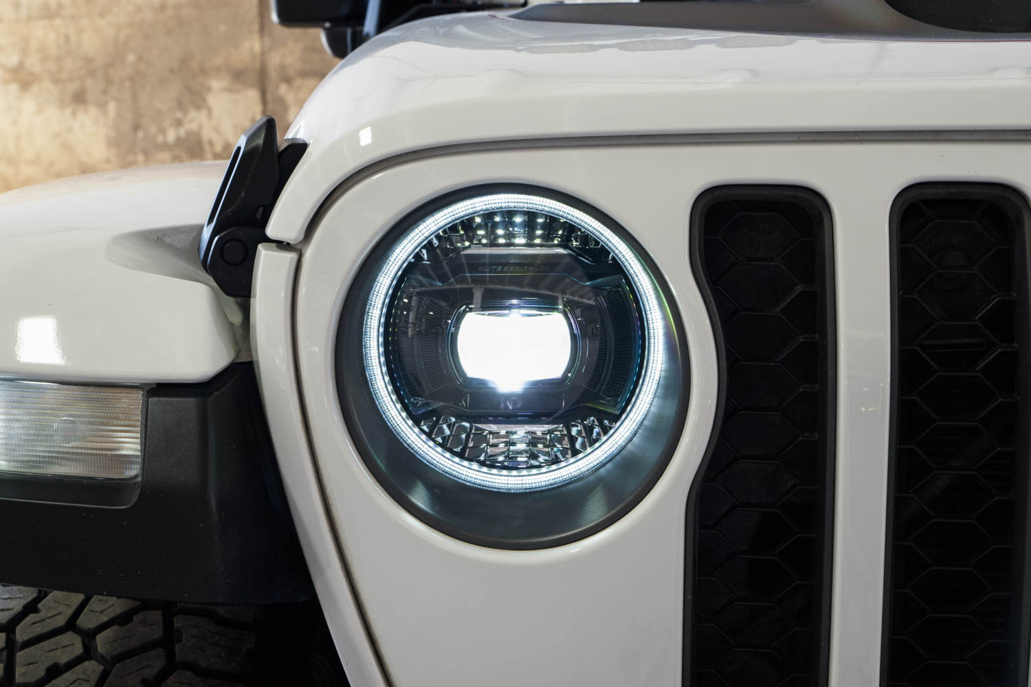 Jeep Gladiator LED Headlight beam